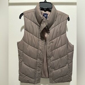 Gap Women’s Putty Colored Puffer Vest